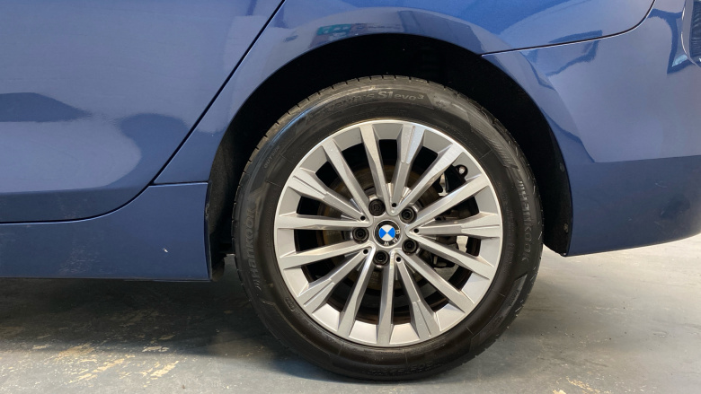 BMW 2 Series 218i Luxury 5dr Step Auto Petrol Estate